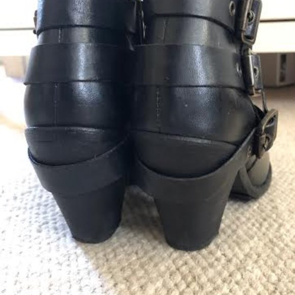 Schutz Black Leather Booties. - Picture 5 of 6